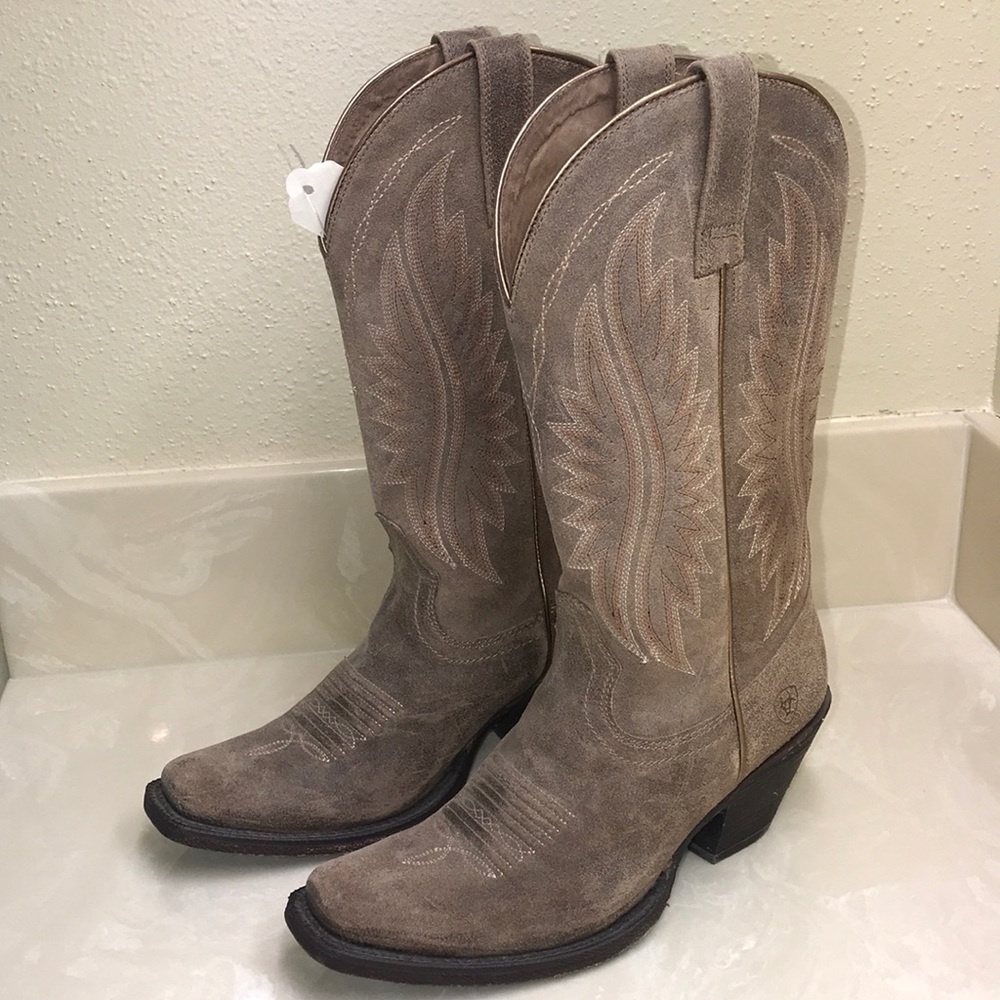 Artist Women’s boots size 7 tan